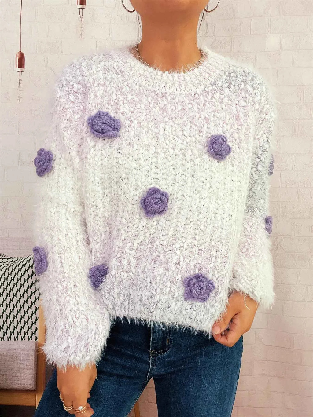 Flower Embellished Round Neck Sweater 21e75dd64d314871b983ae7682031898-Max-Origin
