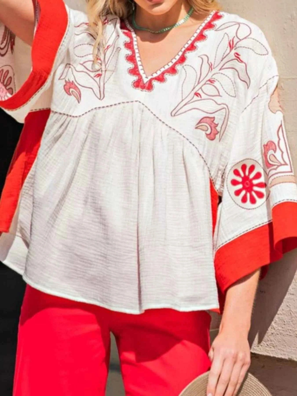 Printed V-Neck Top with Contrast Trim Details 222af16a-37af-4336-8532-01b97fb19b5e-Max-Origin