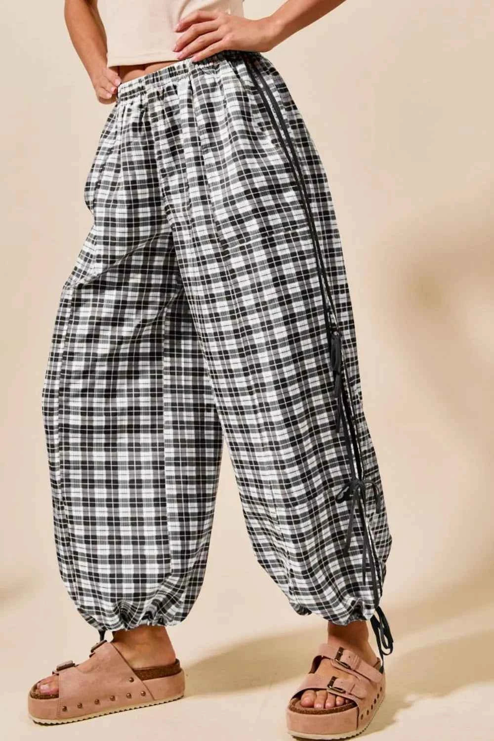 SO ME Plaid Elastic Waist Balloon Pants 229d44e2-1280-4710-92df-544005747934-Max-Origin