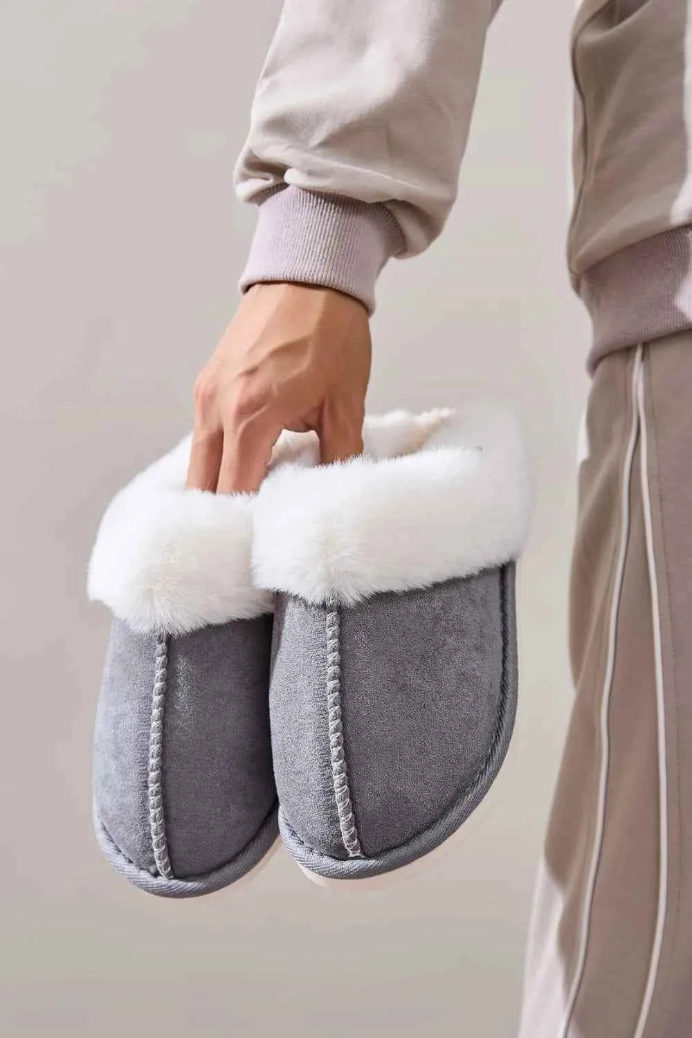 Faux Fur Round Toe Slippers 23412820-f0f9-4140-b1d9-0909383b5207-Max
