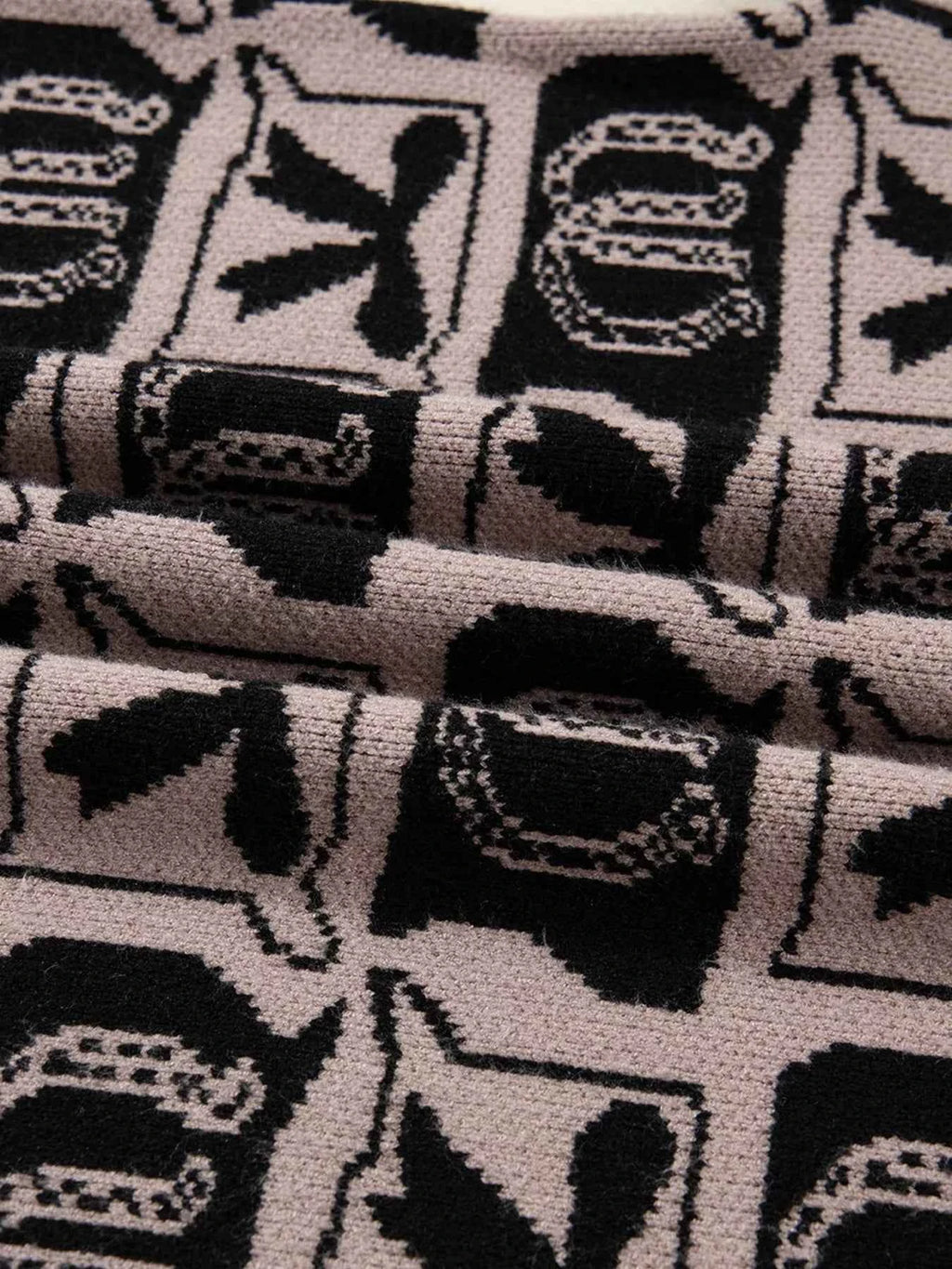 Bows & Horseshoes Pattern Round Neck Sweater 23771779e46542bc859d321f7622de1b-Max-Origin