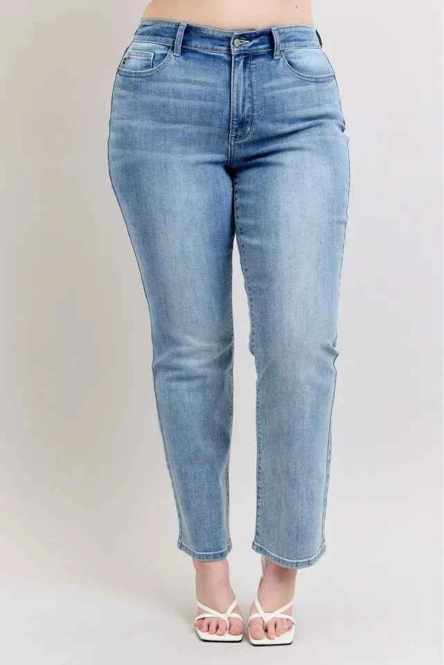 Judy Blue Plus Size High Waist Dad Jeans 2402a948-dbab-40fb-9007-f4dccddff034-Max