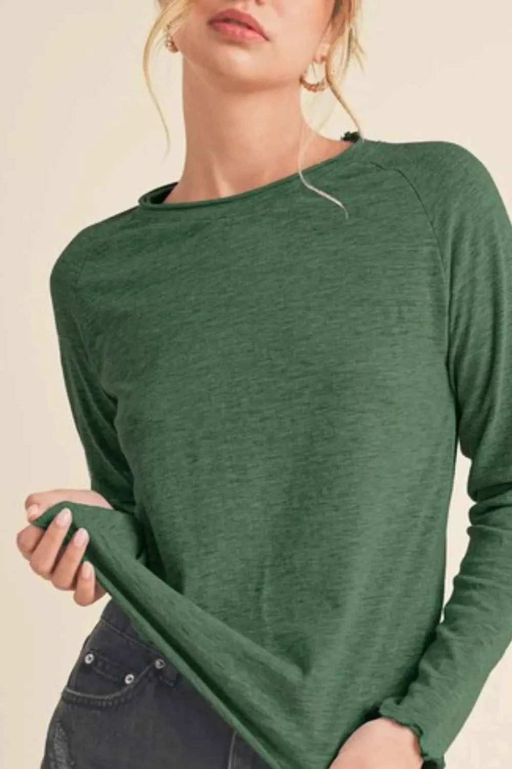 Aemi + Co Lettuce Hemline Round Neck Raglan Sleeve T-Shirt 242bca26-af8a-4eab-8d27-d6c27f974a4c-Max