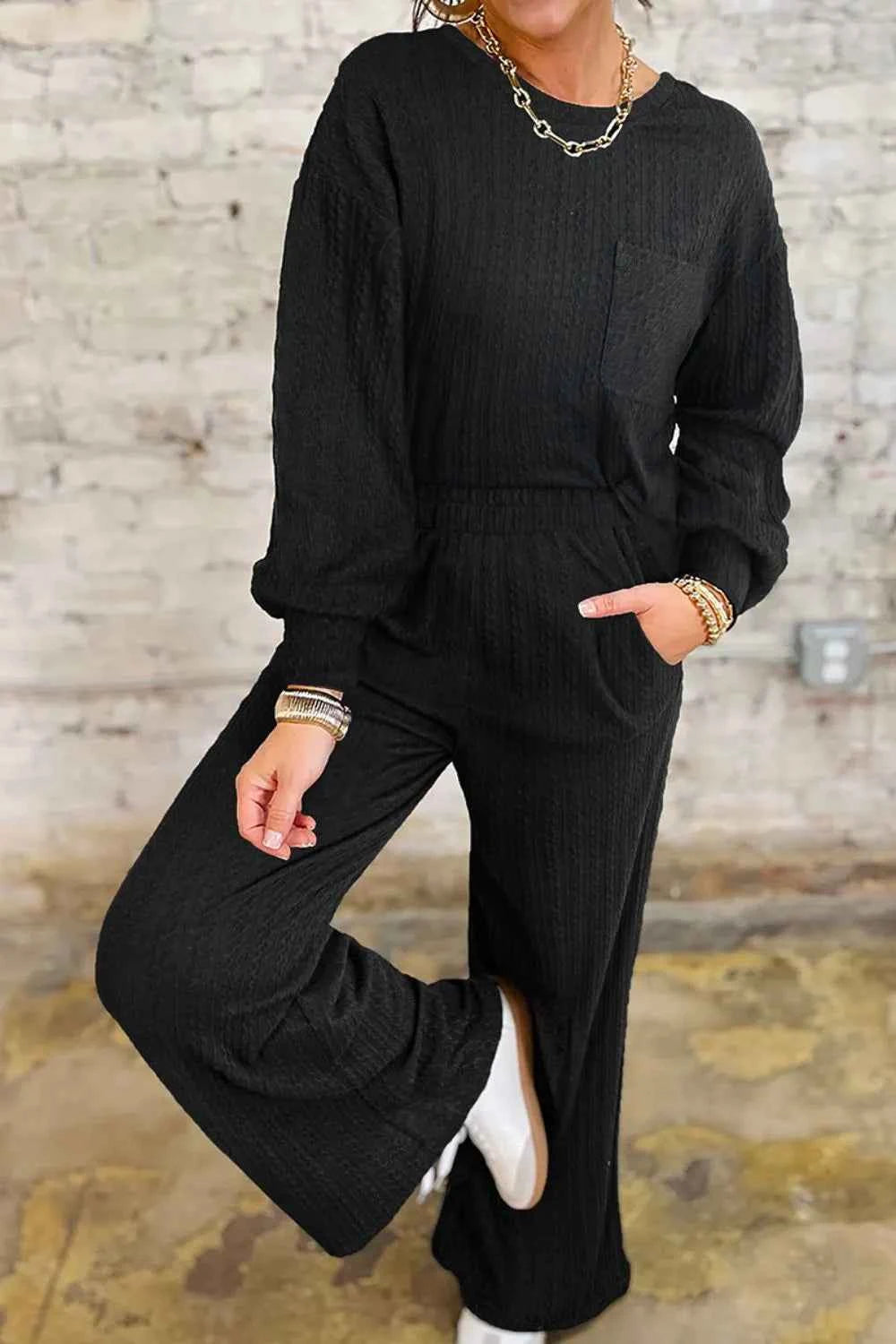 Round Neck Top and Pants Set 248bb8ff-3269-4c9c-9f5f-86b478f656d3-Max-Origin