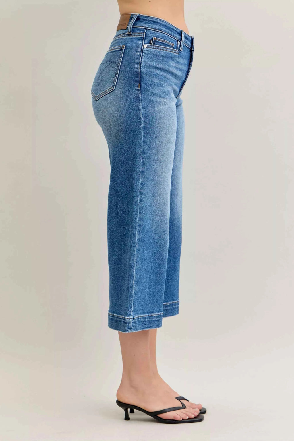 Judy Blue Mid Rise Crop Wide Leg Jeans 25fae1ad21be4b1c9954cb608cfc6519-Max-Origin