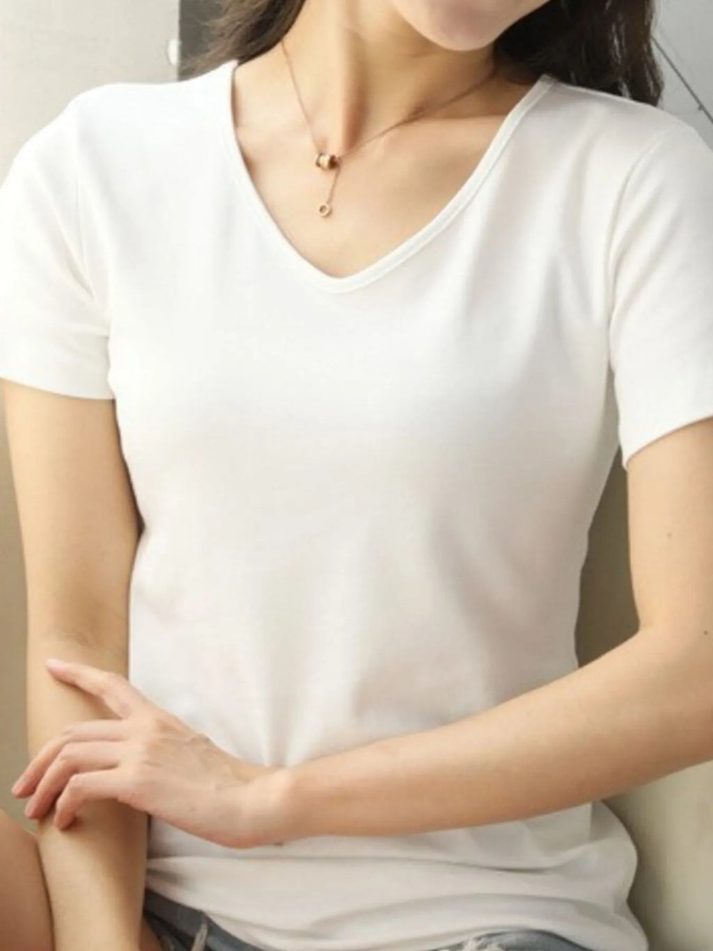 V-Neck Short Sleeve T-Shirt 29348241-ba2d-4b8b-80c1-b0ec89c34afc-Max-Origin