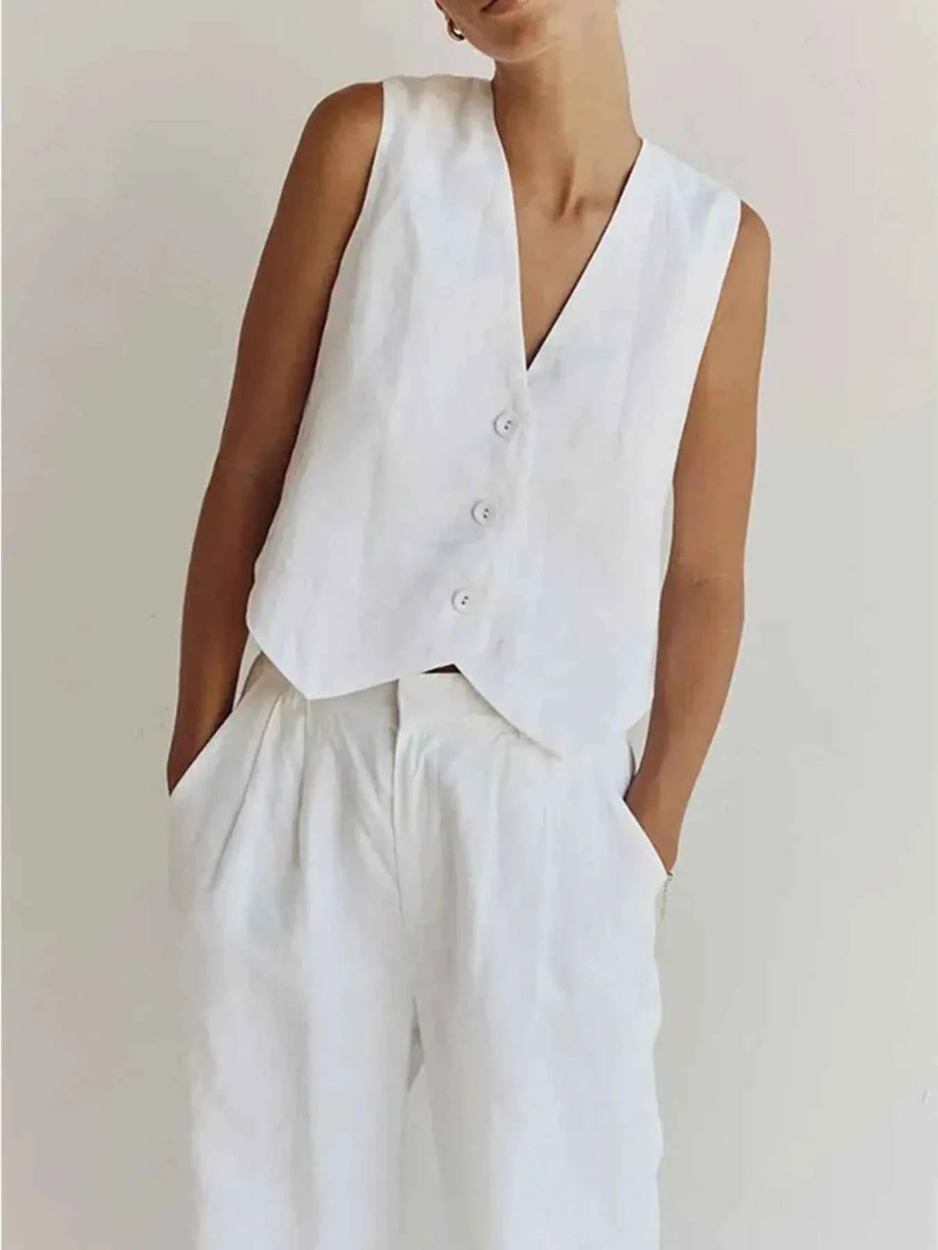 Full Size V-Neck Vest and Wide Leg Pants Set Plus Size 2944e797-2aa7-4029-9f6b-96e2a7646acc-Max-Origin