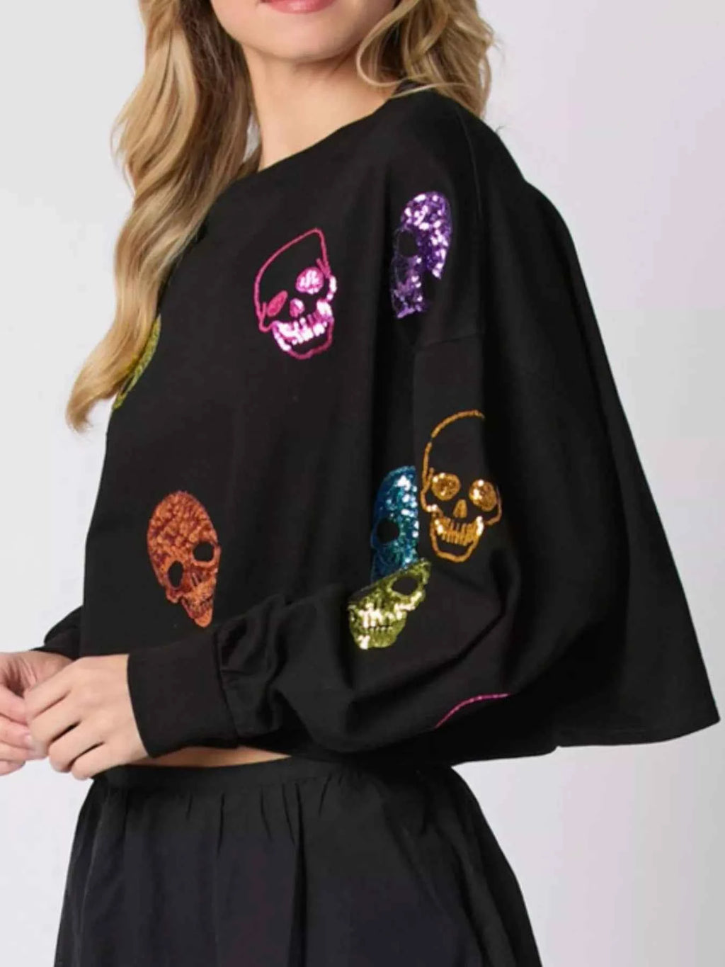 Sequin Skull Long Sleeve Sweatshirt 2b6d8596-44a0-4724-bb93-f544a4f7577b-Max-Origin