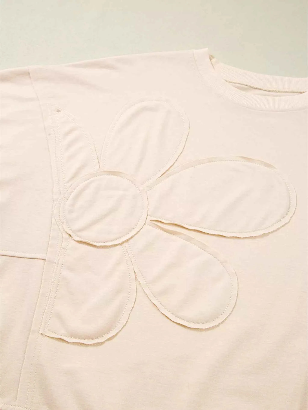 Raw Edge Flower Patch Drop Shoulder Casual Top 2bc9e350a1d745bb9328ef2266158a1f-Max-Origin