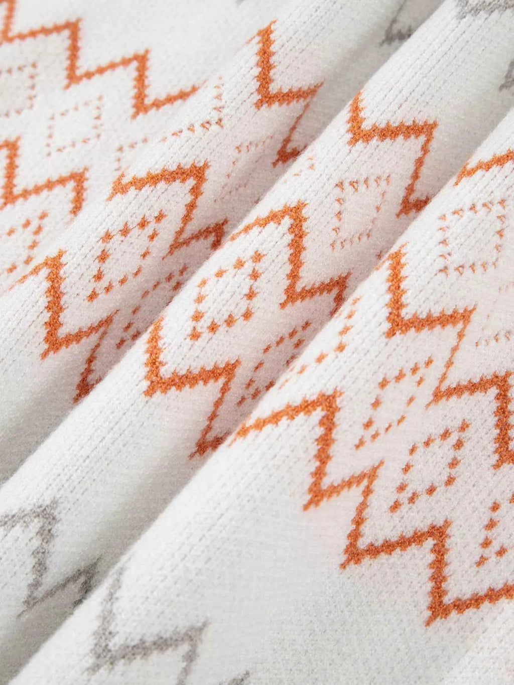 Zigzag Geometric Pattern Round Neck Sweater 2cbe618c39fc4ac19a8177b7c1f86623-Max-Origin