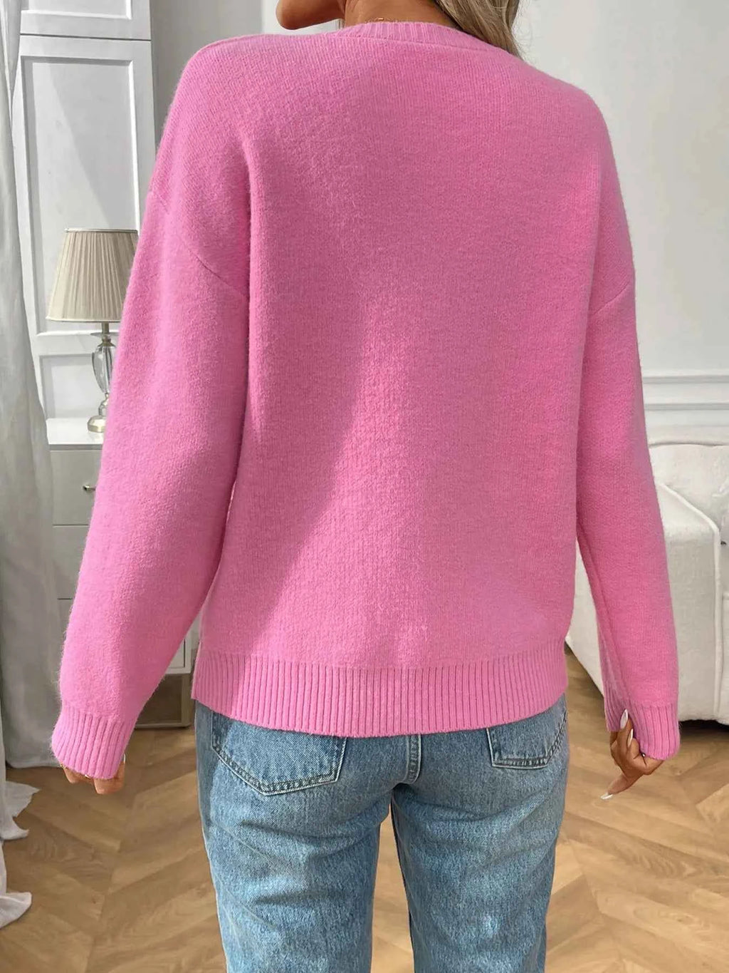 Bow Graphic Ribbed Hem Round Neck Sweater 2df1ff05e3244eacb5c471b038ba991f-Max-Origin