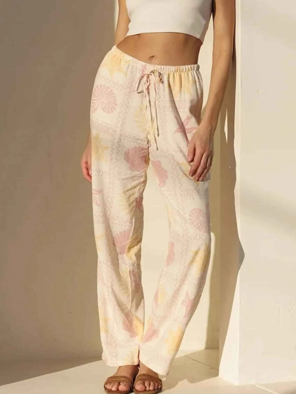 Printed Drawstring Straight Pants 2df47840-f69f-4db3-8ce7-ee44ebabe8fc-Max-Origin