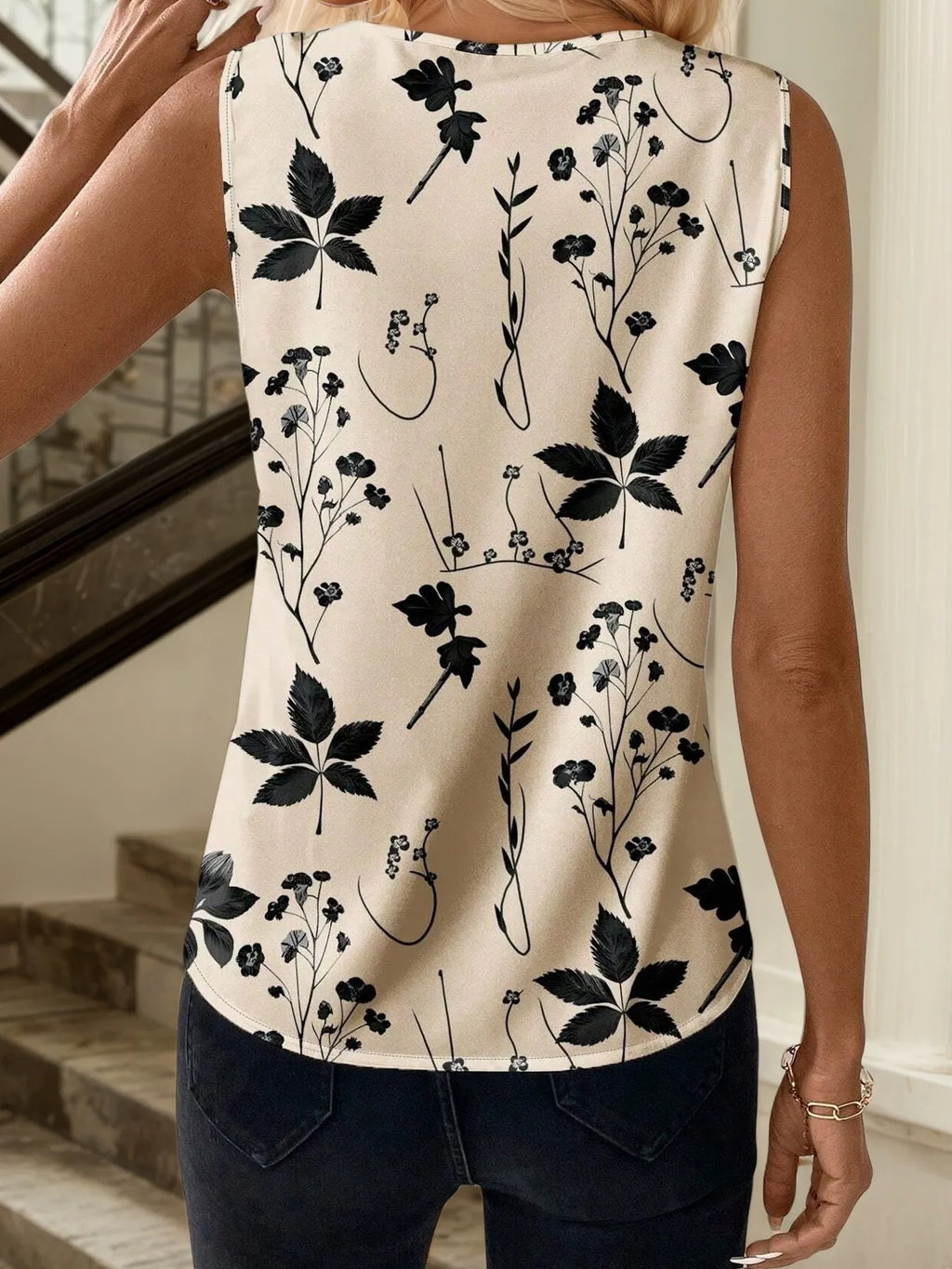 Printed V-Neck Tank 2e81a971f74848959b09318f8af87ef3-Max-Origin