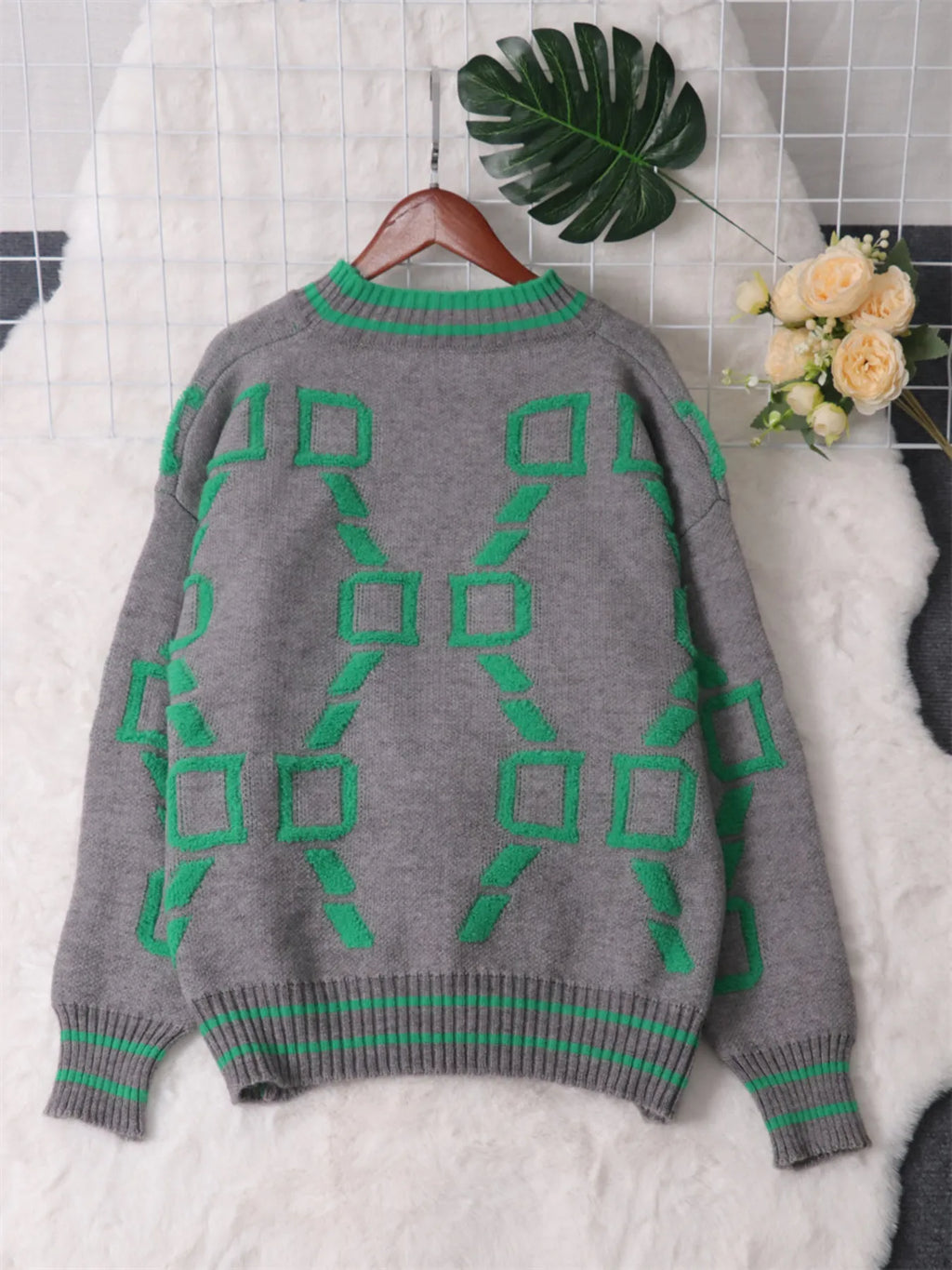 Contrast Round Neck Long Sleeve Sweater 2e896018071c43b09267775cf195d555-Max-Origin