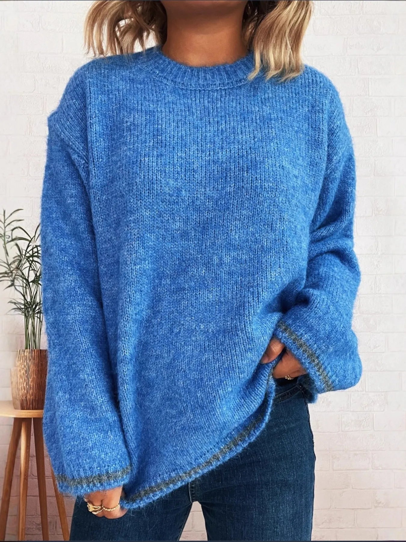 Contrast Trim Round Neck Cozy Sweater 30694d42bb19401cb693ffb332a51f67-Max-Origin