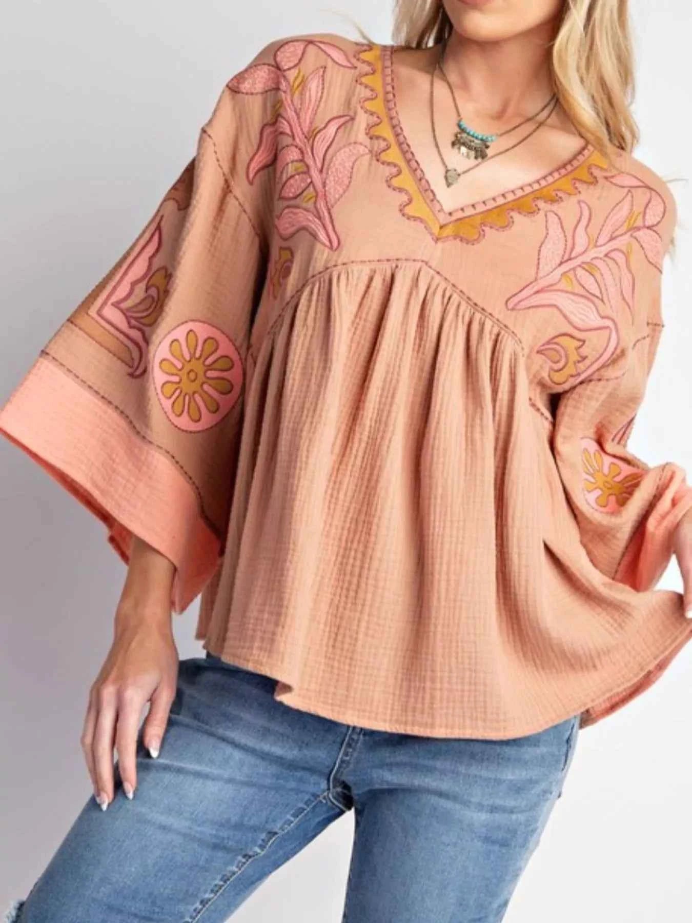 Printed V-Neck Top with Contrast Trim Details 31ae564f-cbae-4adb-8494-80e85d67c7a9-Max-Origin