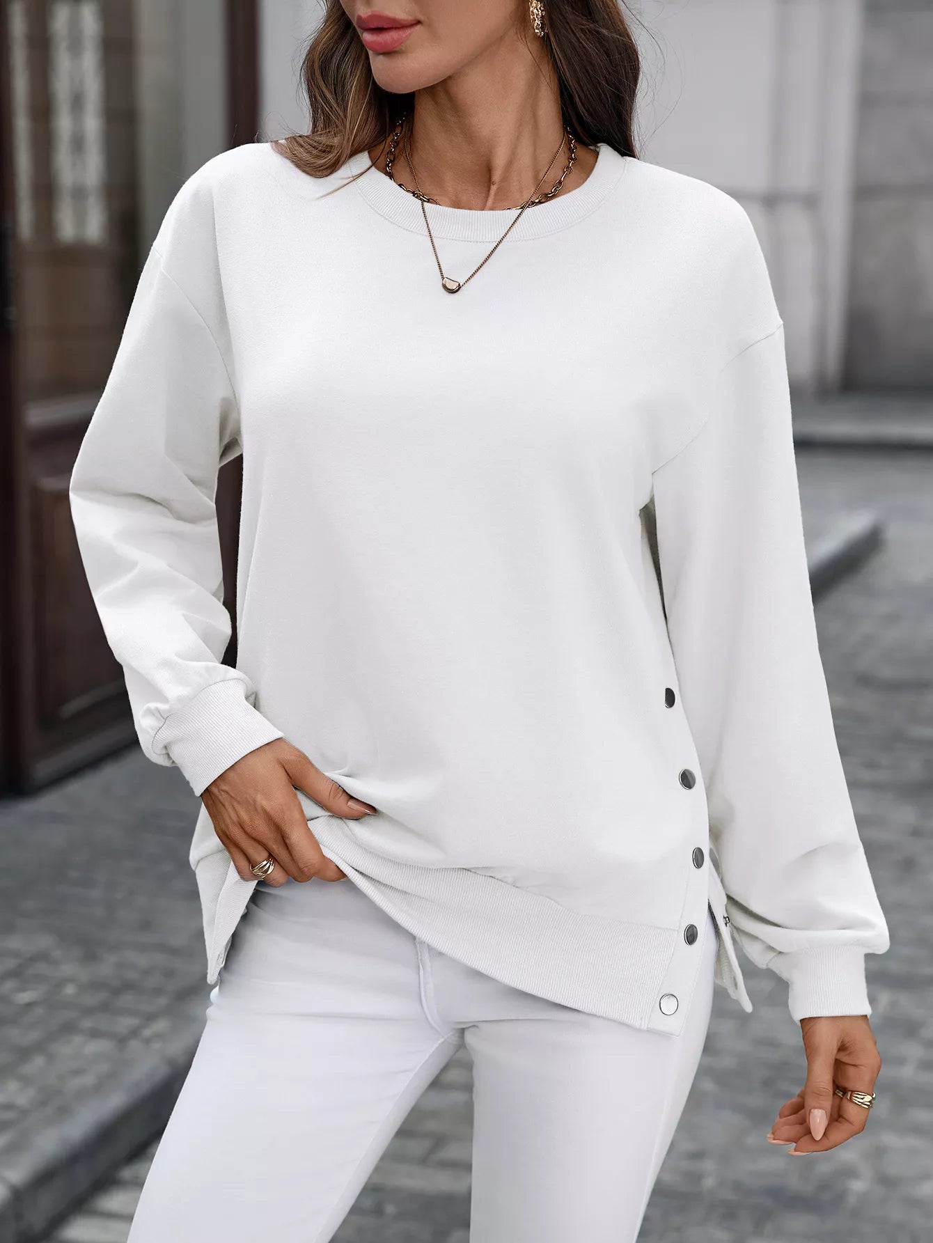 Side Snap Round Neck Sweatshirt 31c2be0f-7295-4346-a036-f2680eb14a02-Max-Origin