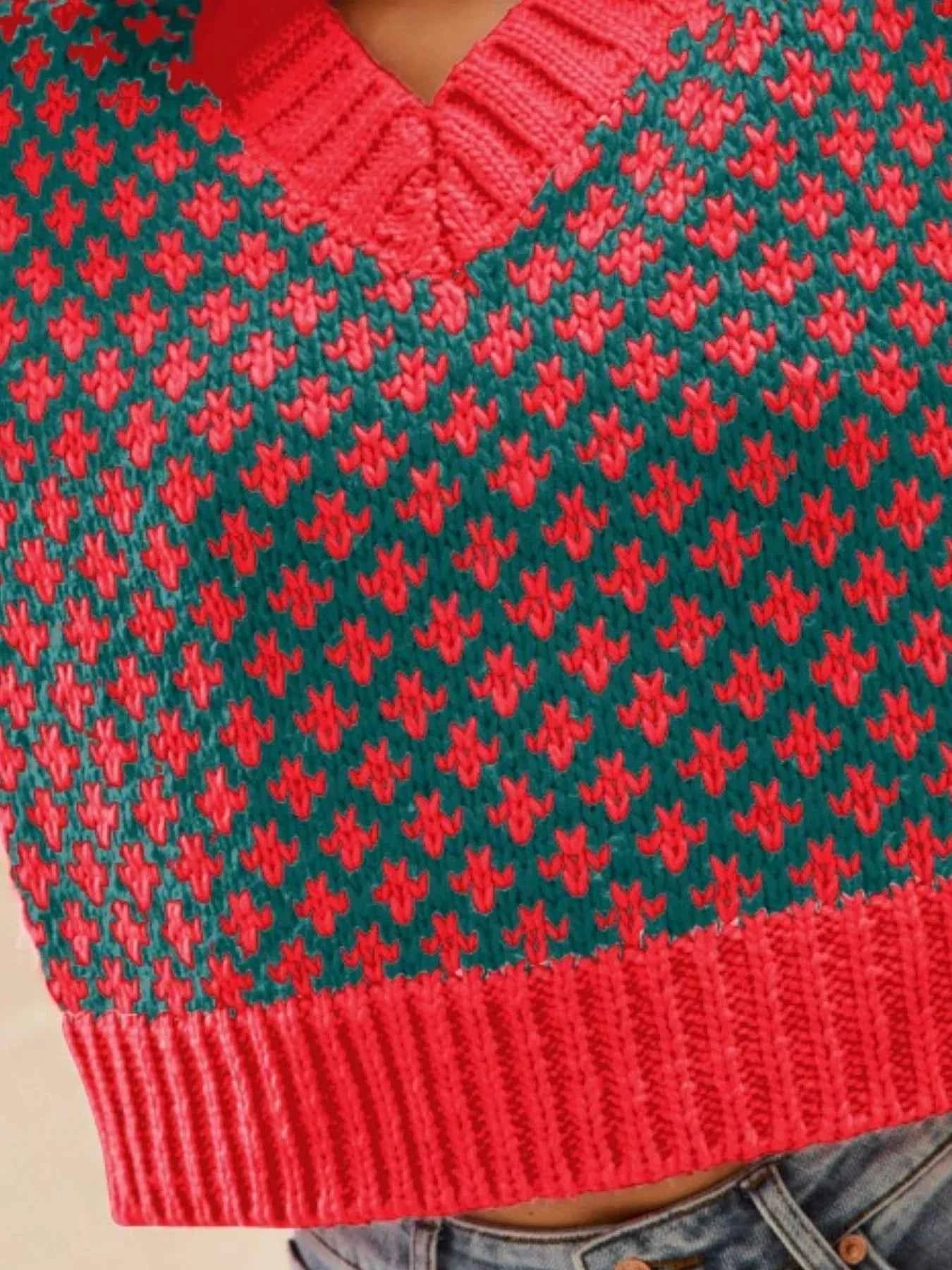 SO ME Color Block Textured Christmas Sweater V Neck Top 31ed8f28-0f2f-45cd-9991-37cfcef15144-Max-Origin