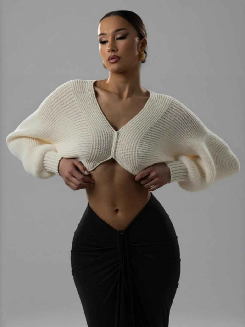 V-Neck Long Sleeve Crop Sweater 3257dd077dd94e3cacef04f52f19c1b5-Max-Origin