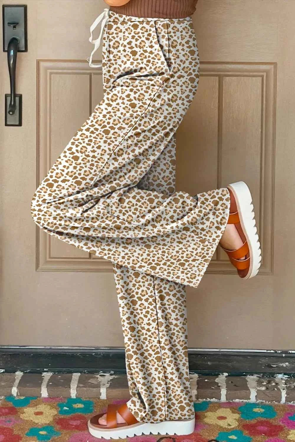 Leopard Drawstring Elastic Waistband Loose Pants 32912225-58c3-45d4-b515-aab9416c3b45-Max-Origin
