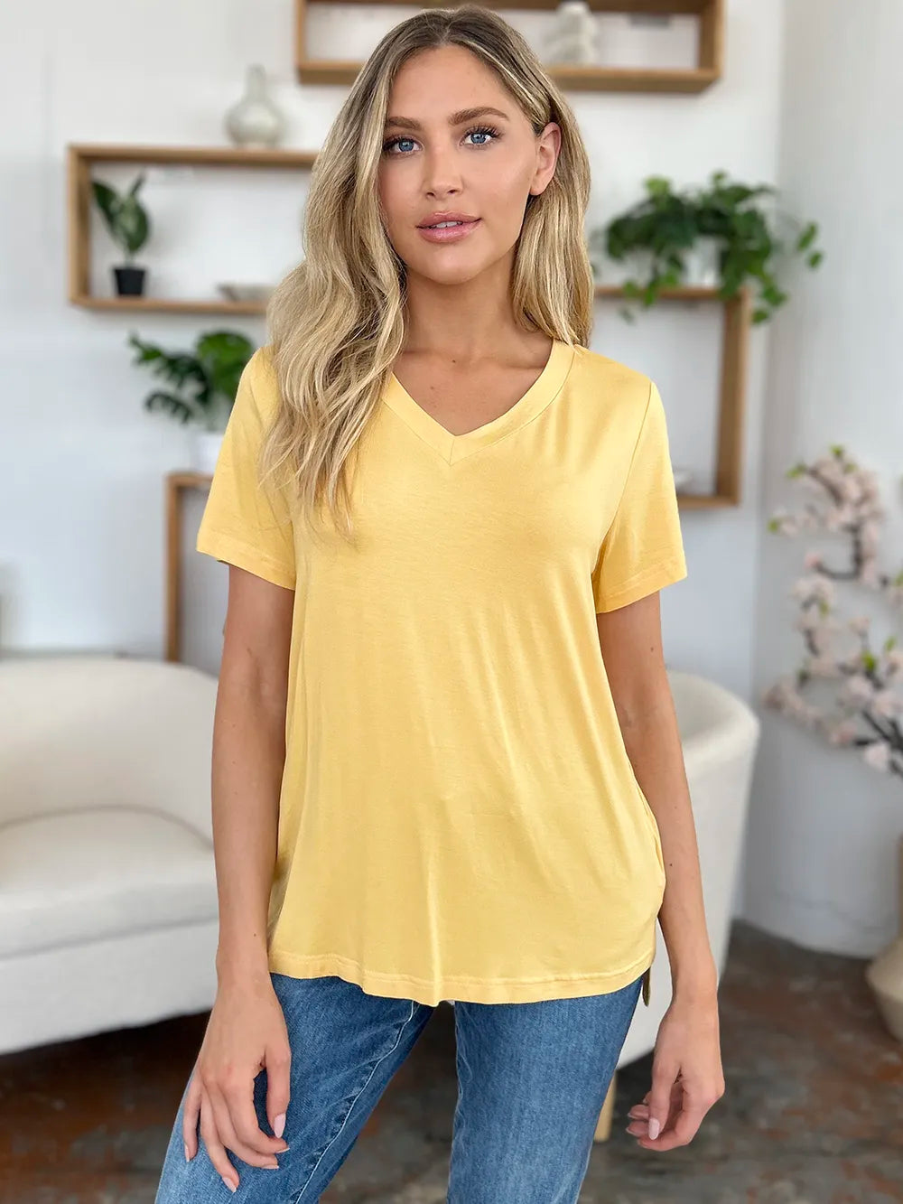 Basic Bae Bamboo Full Size V-Neck High-Low T-Shirt 32d3ee1a-4ff1-412c-a018-a953c16b477a-Max