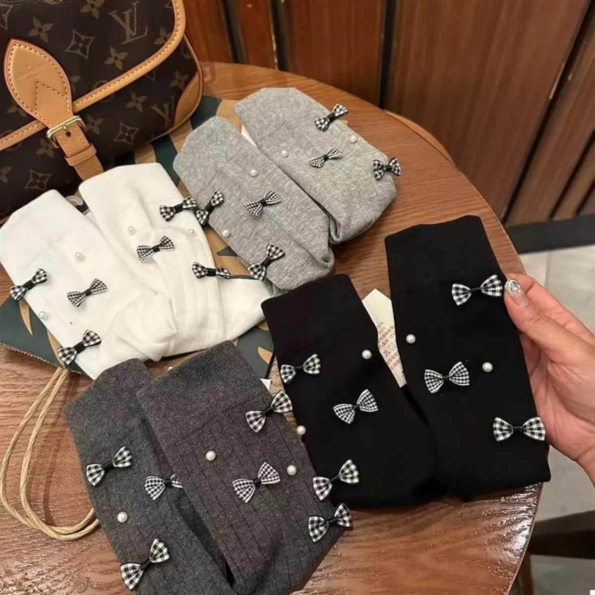 Pearl Detail Bow Crew Socks 3381c619-76a7-450b-a533-382df935fbaf-Max-Origin