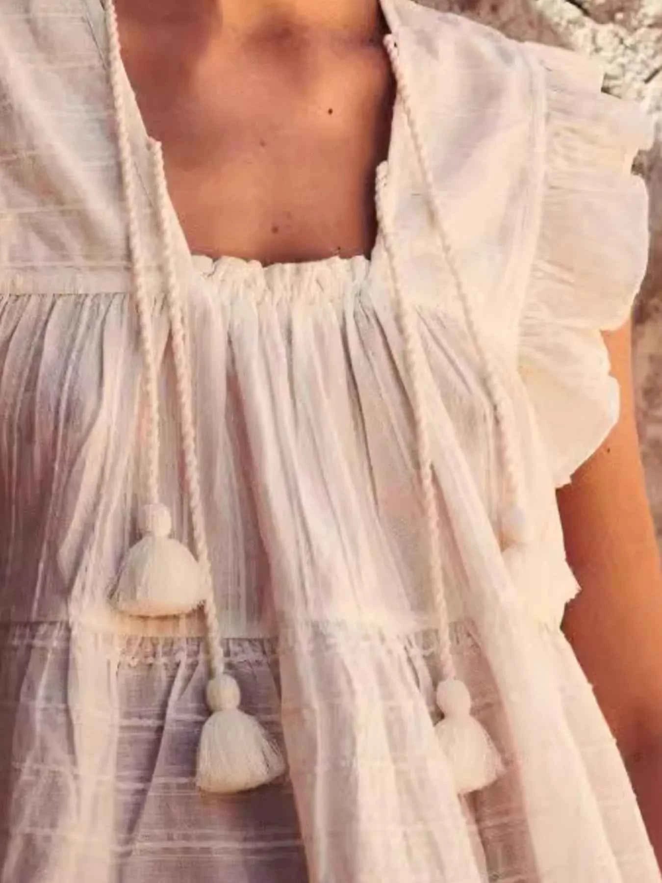 Tassel Ruffled Striped Blouse 33a762cc-aba9-43b0-84a3-4c071995b58b-Max-Origin