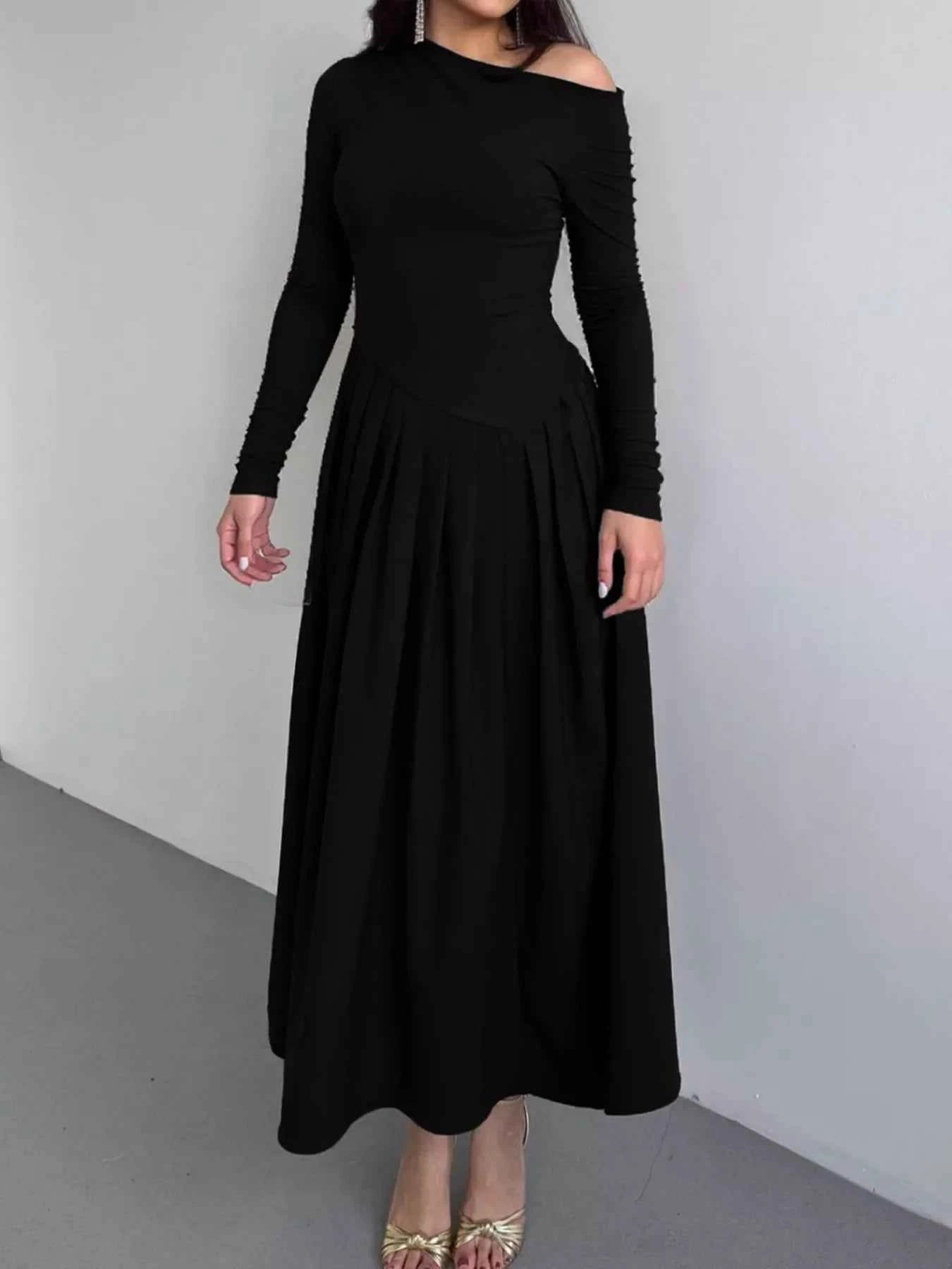 Ruched One Shoulder Long Sleeve Dress Black 34b04bbab86947399e445c92df8359b7-Max-Origin