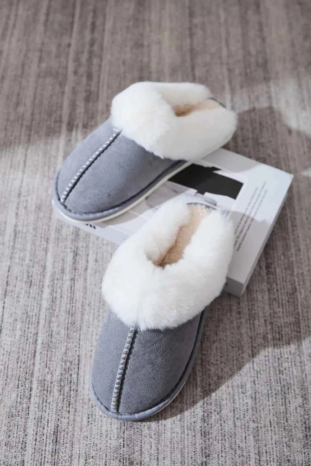 Faux Fur Round Toe Slippers 358d4119-da3e-4f3b-a914-64496e7d078c-Max