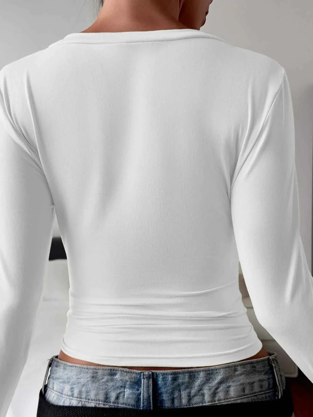 V-Neck Long Sleeve Fitted T-Shirt 359d5f42-488e-4b69-9315-a5fd84a2d6ea-Max-Origin