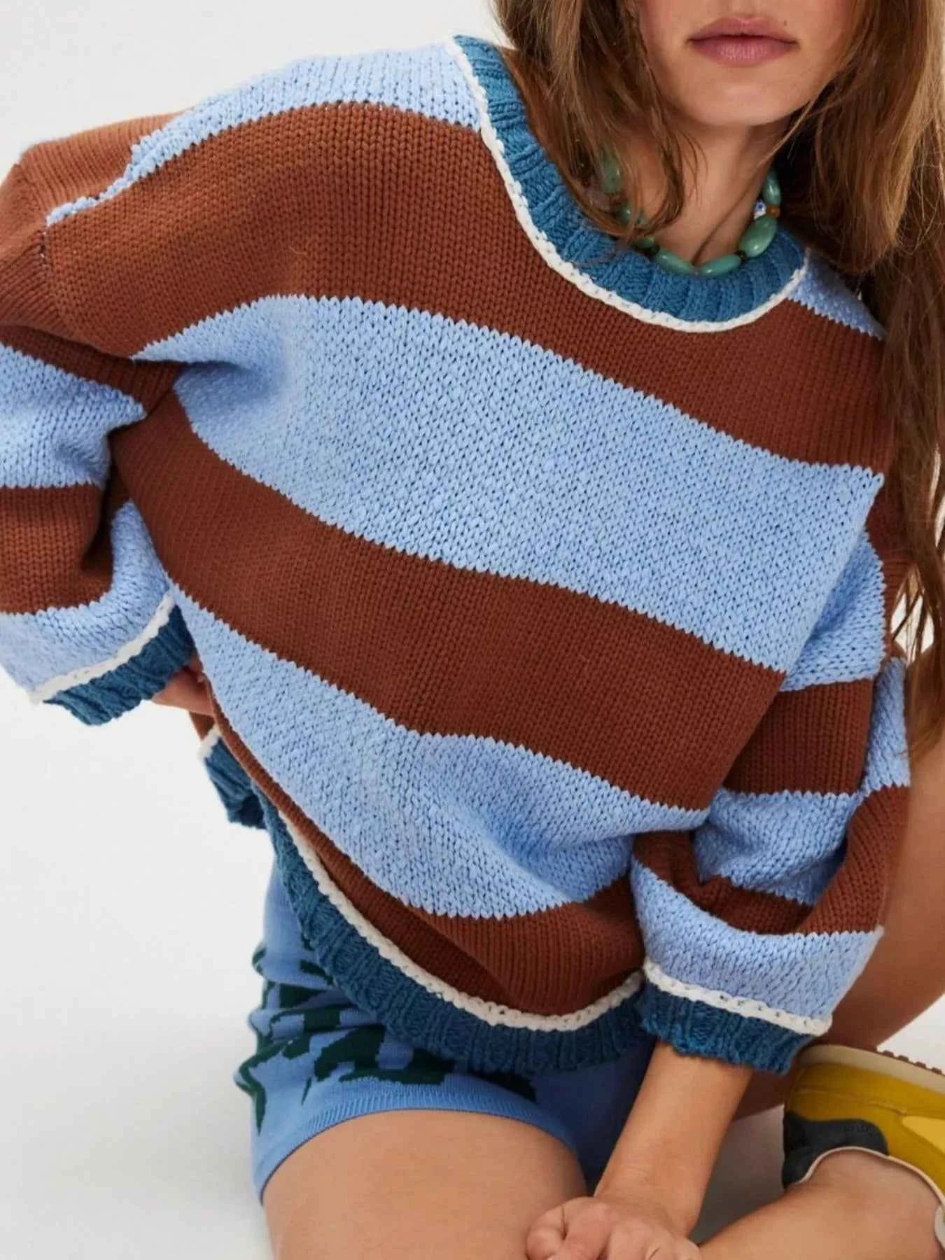 Color Block Round Neck Sweater 363f84ca-ea96-4a55-9aeb-07717949fe71-Max-Origin