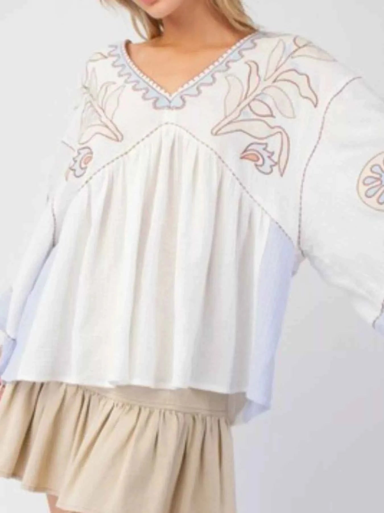 Printed V-Neck Top with Contrast Trim Details 373ef0c0-094f-4303-95db-90eadd3d309b-Max-Origin