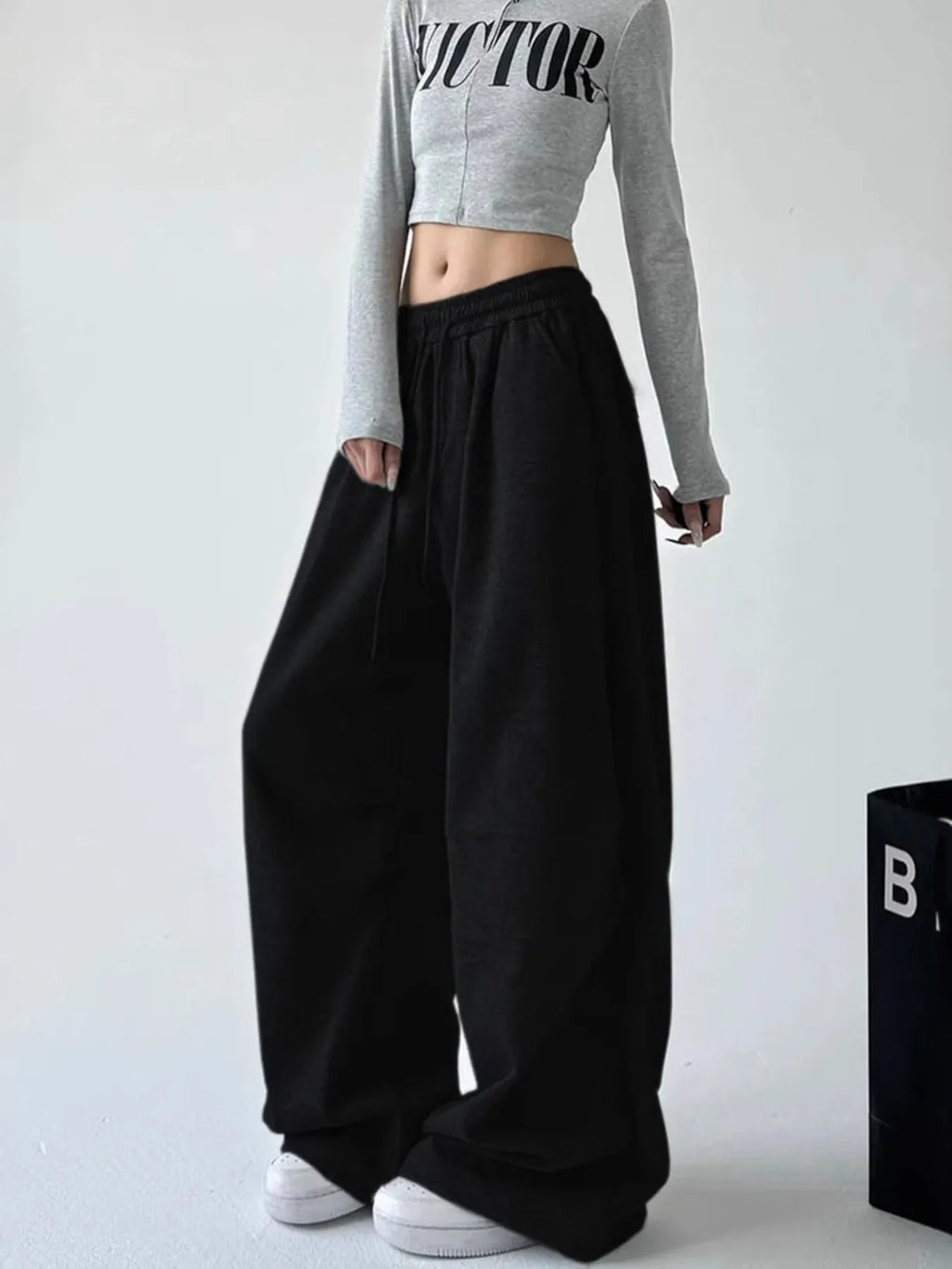 Oversized Wide Leg Drawstring Pants 376d42211ef64db2985c0c2a0d21829b-Max-Origin