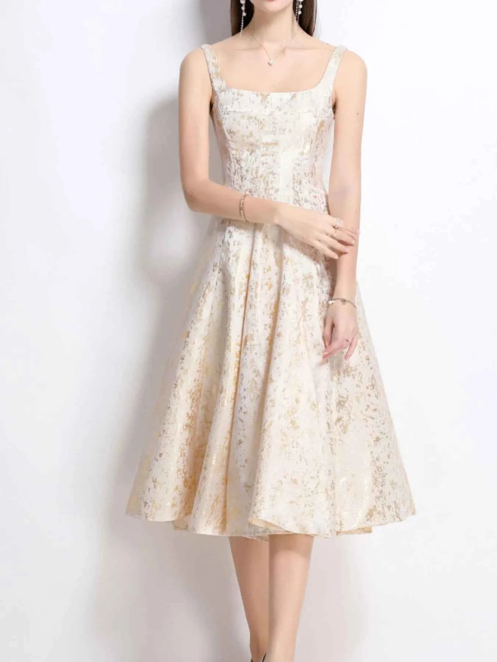 Floral A-Line Sleeveless Midi Dress 3782bddc-2ae7-4688-bc23-f47ccbb014e7-Max-Origin_95461bf1-7b0e-458c-b883-5c548bf2fb8f