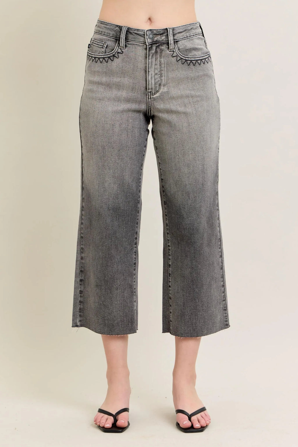 Judy Blue Full Size Wide Leg Capris Jeans Plus Size Gray 37d17161-a882-48fd-92ac-ffeb1454de04-Max-Origin