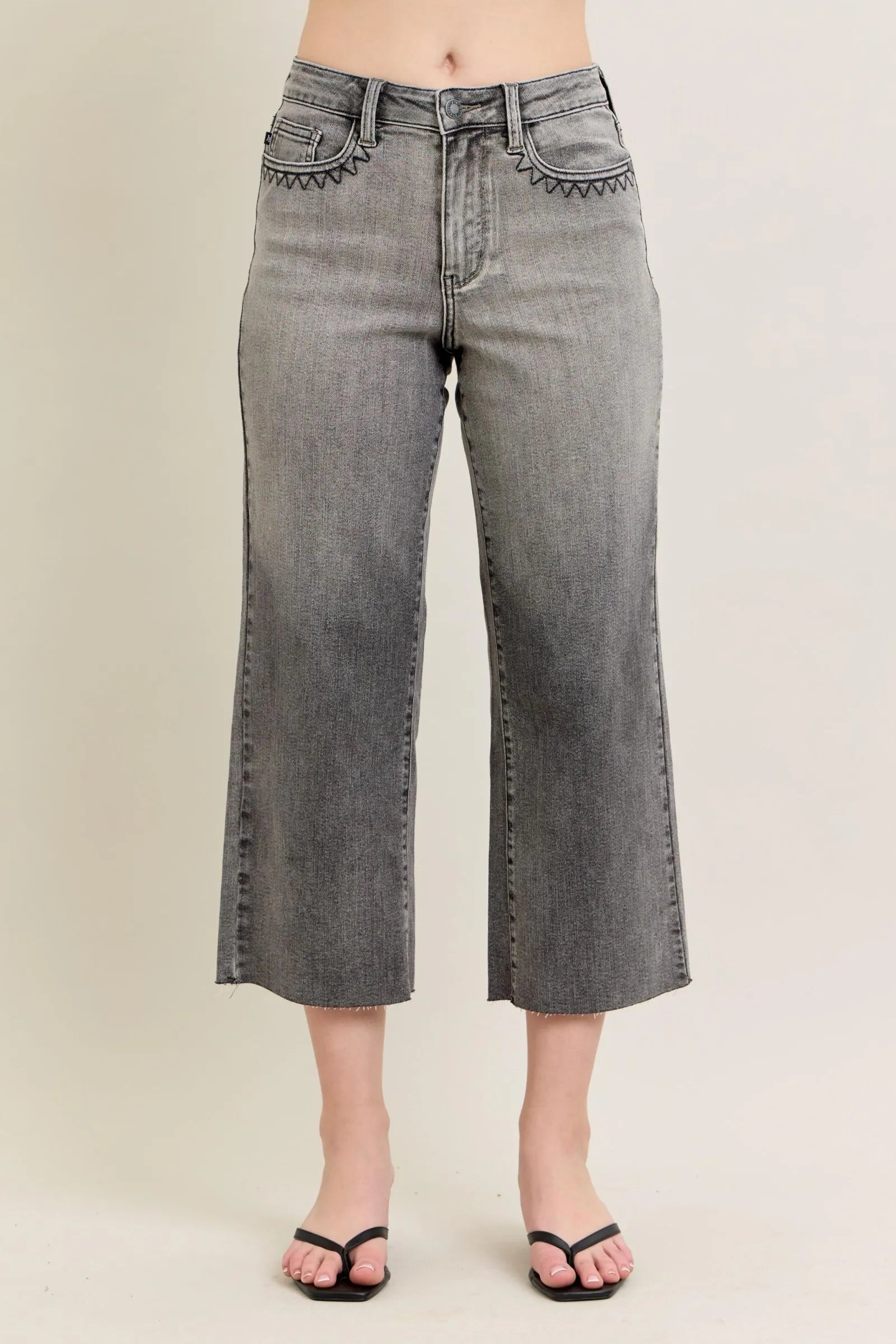Judy Blue Full Size Wide Leg Capris Jeans Plus Size Gray 37d17161-a882-48fd-92ac-ffeb1454de04-Max-Origin