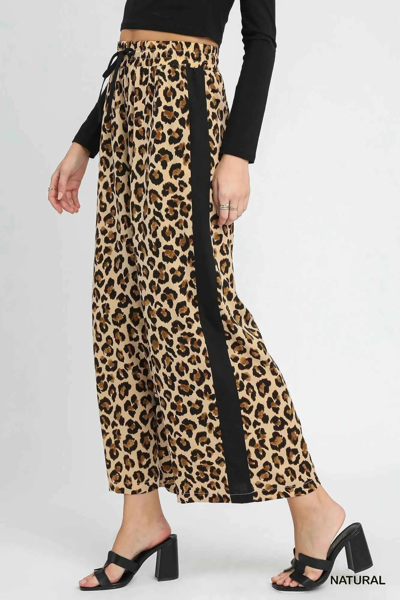 Umgee Leopard Print Wide-Leg Drawstring Pants 39cb64b6-932e-4357-9b6f-087ced4902fc-Max-Origin