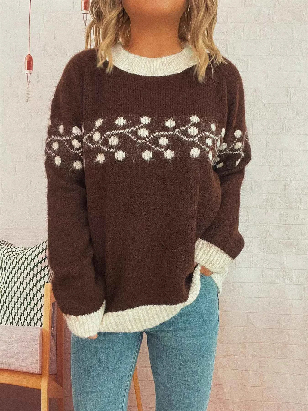 Contrast Hem Round Neck Sweater 3a838634341d4694bb2476dae4e7bba7-Max-Origin