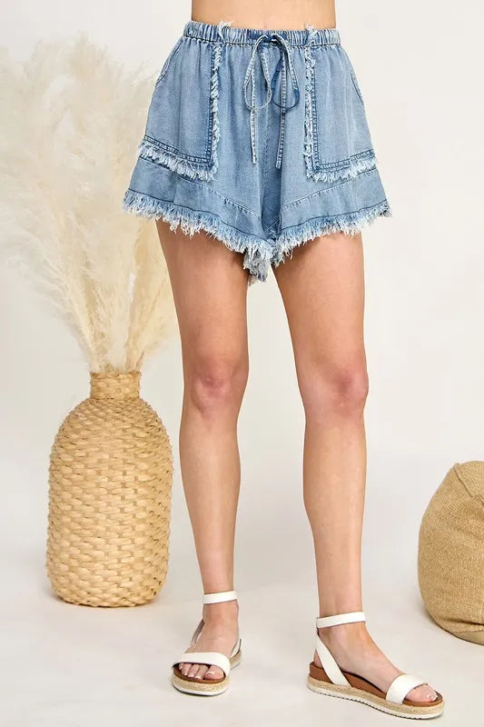 SAGE+FIG Frayed Drawstring Denim Shorts LIGHT DENIM 3ad9c9b8975a4c6a95220a0d48fdfc37-Max-Origin