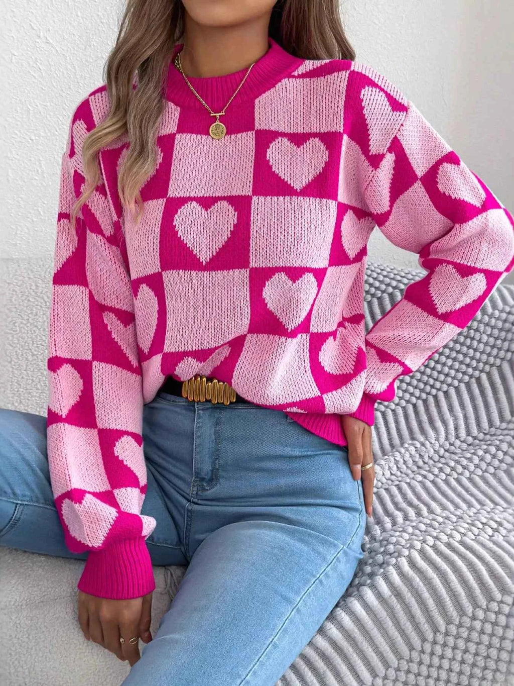Heart Checkerboard Pattern Round Neck Sweater 3b5d99a2b8514e32809d6494fffafa10-Max-Origin