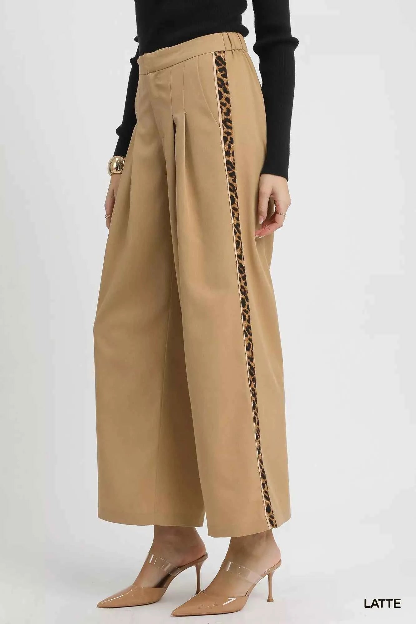 Umgee Front Pleated Wide-Leg Pants with Contrast Trim 3bdd4740-fd4a-48df-9d8f-dcb300b59131-Max-Origin