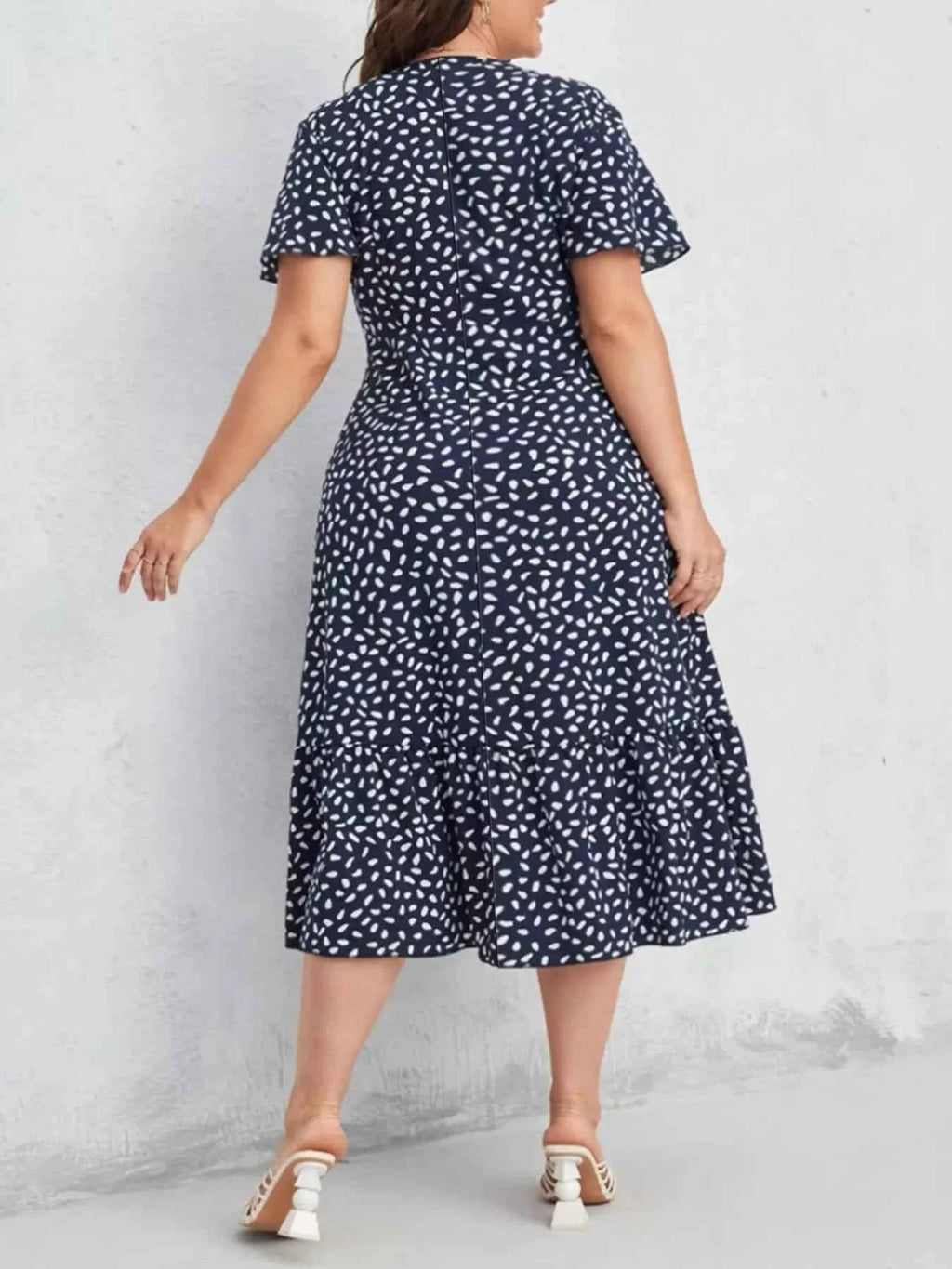 Plus Size Printed V-Neck Short Sleeve Dress 3be1d3cbb61748b8bfd91235f1f8e3b9-Max-Origin