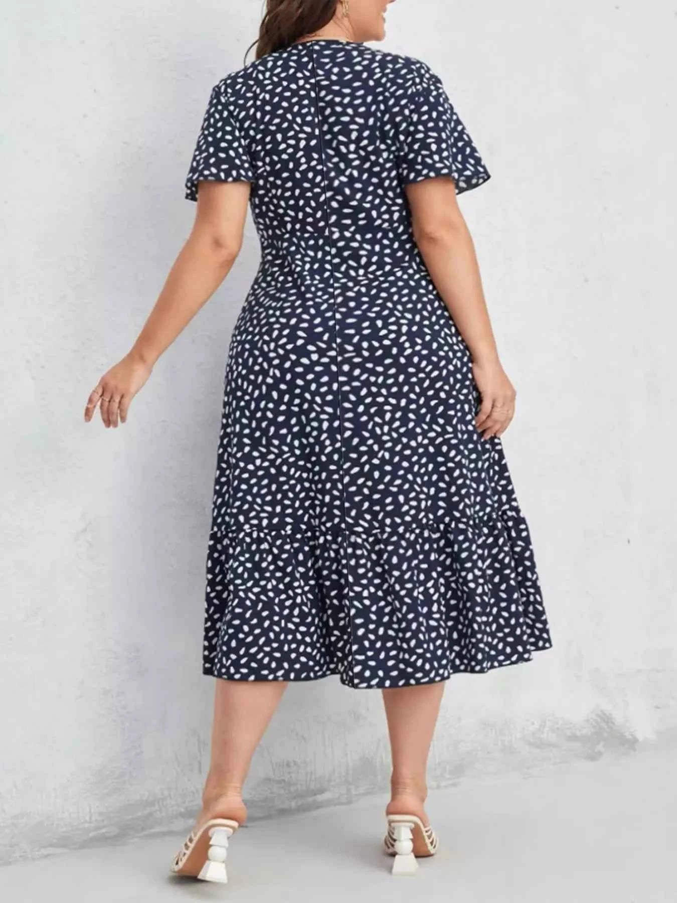 Plus Size Printed V-Neck Short Sleeve Dress 3be1d3cbb61748b8bfd91235f1f8e3b9-Max-Origin