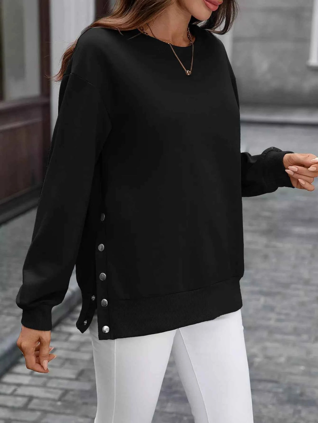 Side Snap Round Neck Sweatshirt 3bf32f31-87b2-4b85-be5f-19b40e089f9c-Max-Origin