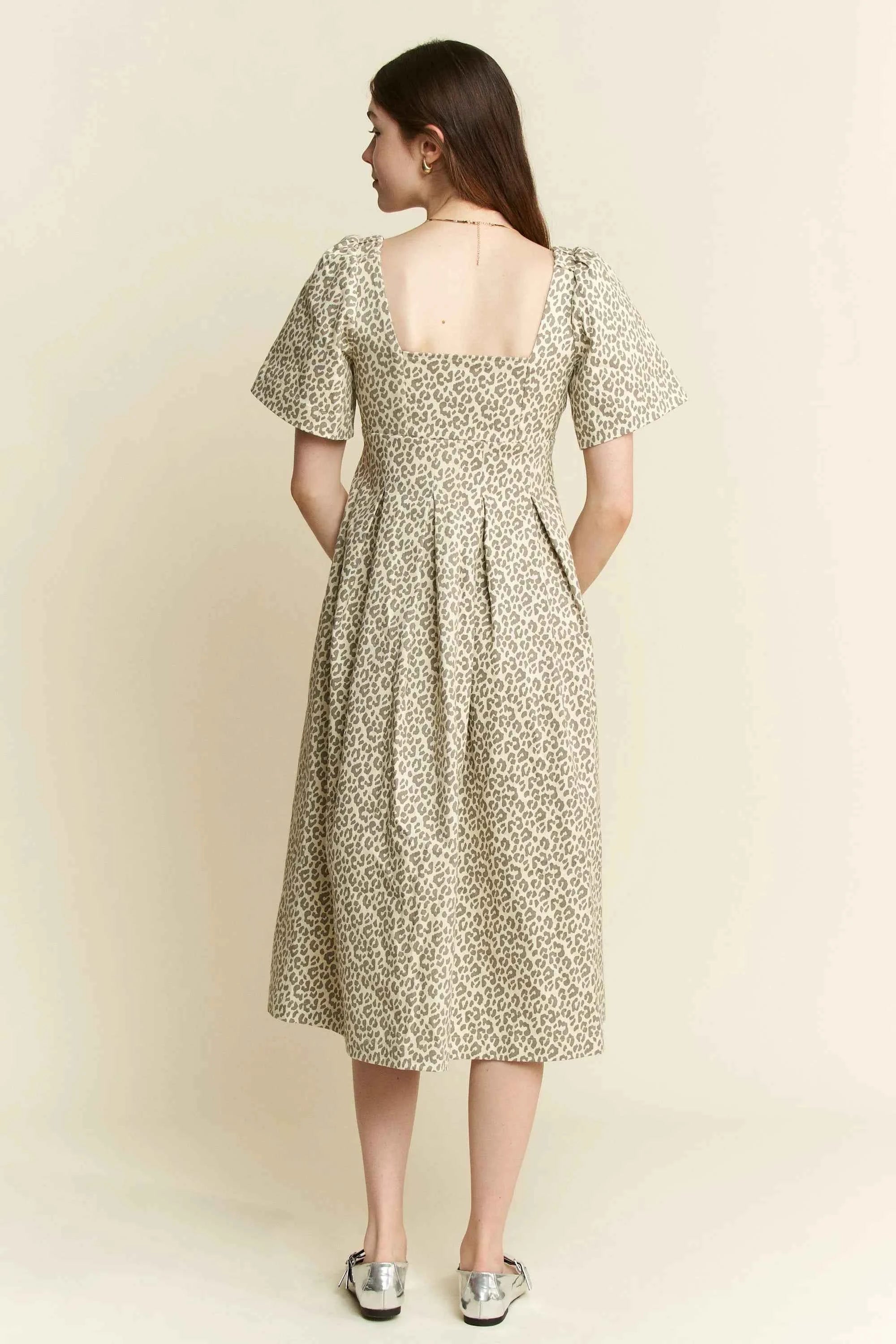 Jade By Jane Full Size Leopard Print Bell Sleeve Midi Dress Plus Size 3cc03b03e9684a97b3926c7a126d9c51-Max-Origin