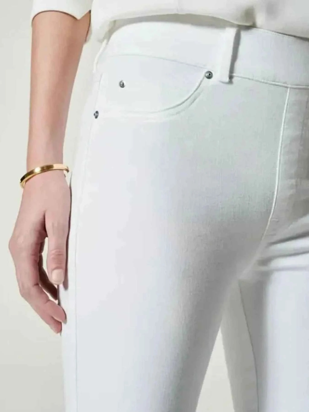 Full Size High-Waisted Flare Jeans Plus Size 3d15f00c-ca04-4f91-a282-7661e0df940f-Max-Origin