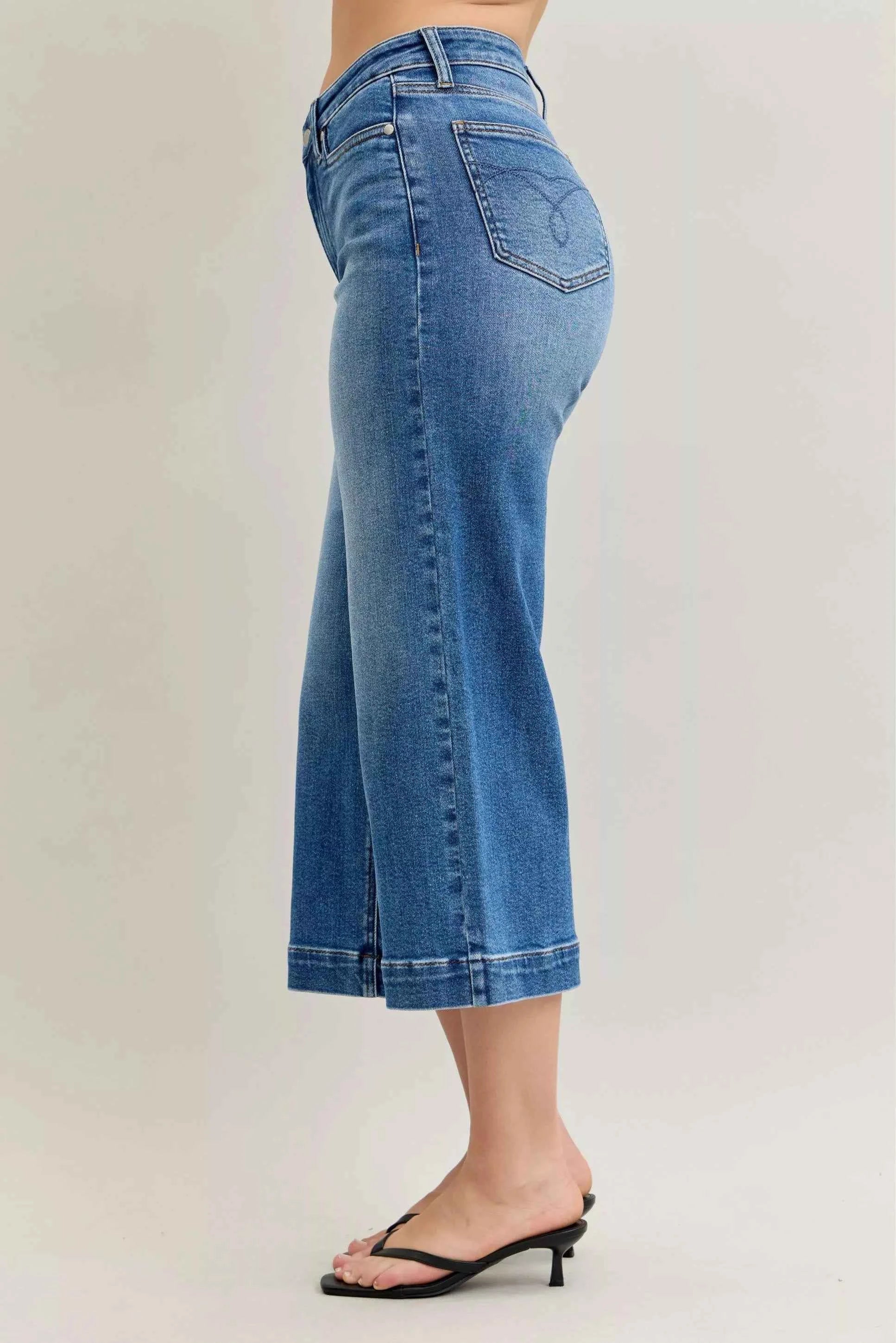 Judy Blue Mid Rise Crop Wide Leg Jeans 3ec80eda6962422eb52c4e586a1db7e4-Max-Origin