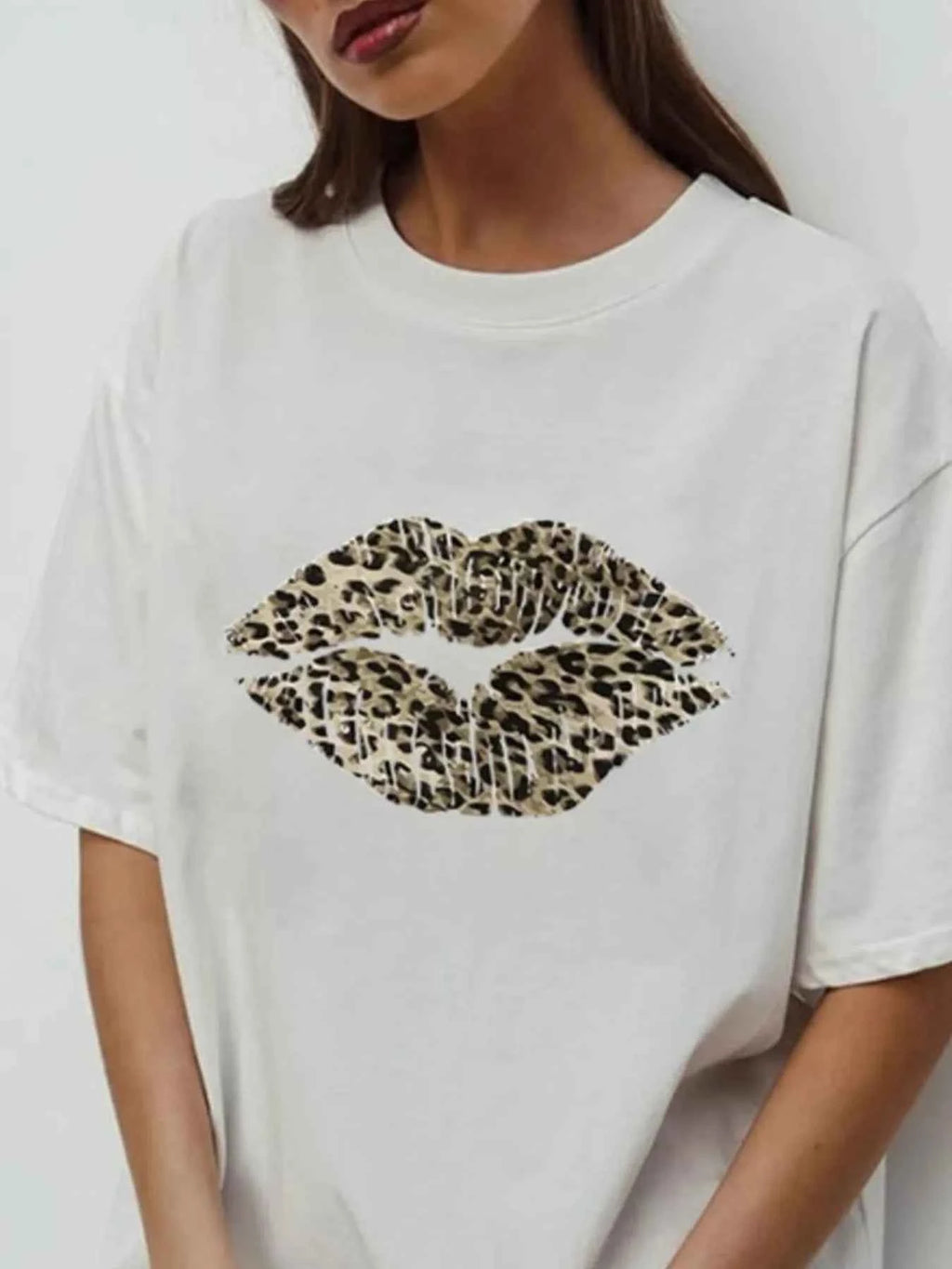 Leopard Lips Round Neck Oversized T-Shirt 406e446c-5e5b-46c5-9e54-4a708888dc09-Max-Origin