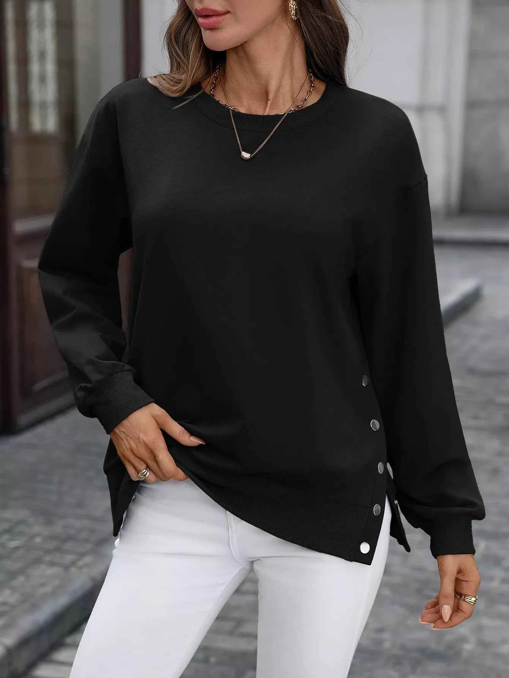 Side Snap Round Neck Sweatshirt 40a109fa-ce27-4545-ac67-de9becefc371-Max-Origin
