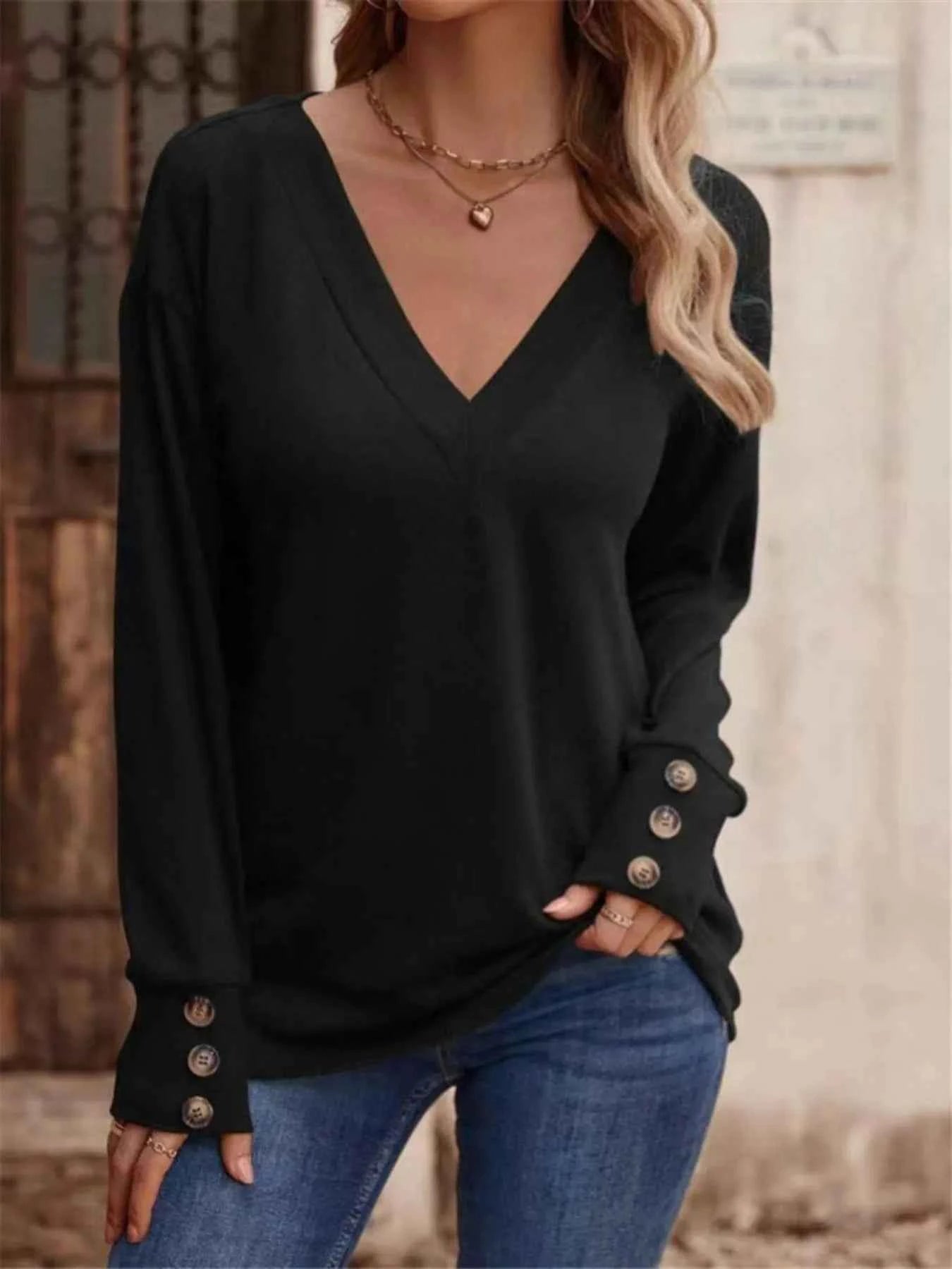 V-Neck Long Sleeve T-Shirt Black 40e6dd60-56c6-4f70-a1aa-da3ca8747d67-Max-Origin